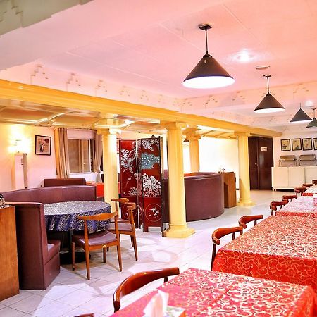 Shanghai Hotel NʼDjamena Zewnętrze zdjęcie