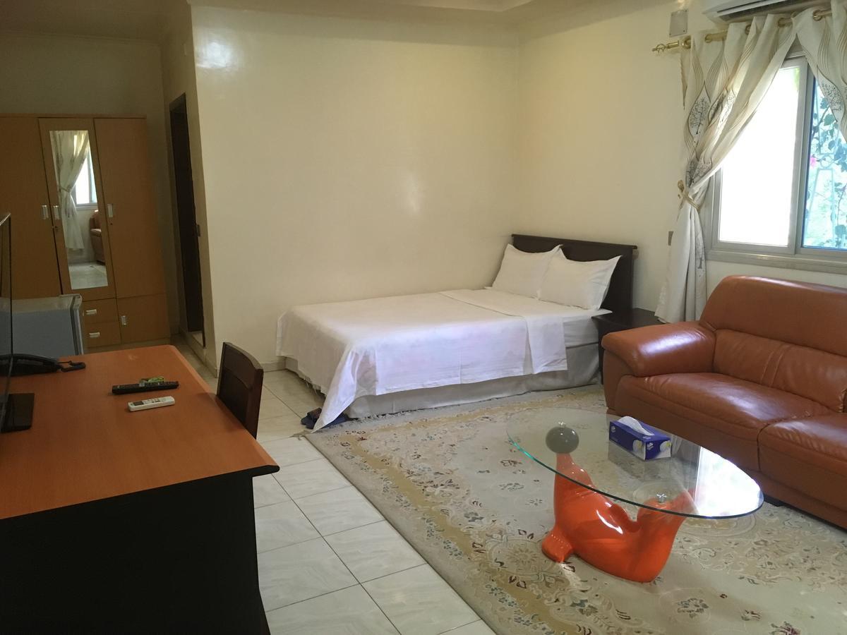 Shanghai Hotel NʼDjamena Zewnętrze zdjęcie