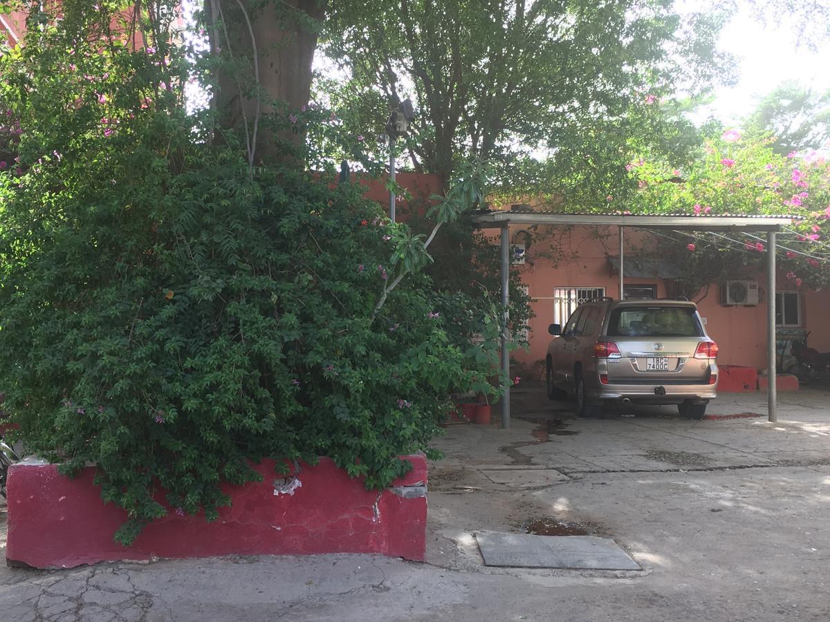 Shanghai Hotel NʼDjamena Zewnętrze zdjęcie